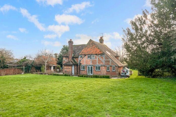5 Bedroom Detached House To Rent In Wellhouse Lane Betchworth, RH3