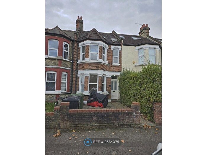 Studio To Rent In Lewin Road, London, SW16