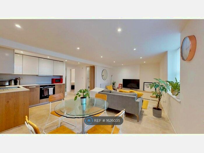 2 Bedroom Flat To Rent In Albert Terrace, Margate, CT9