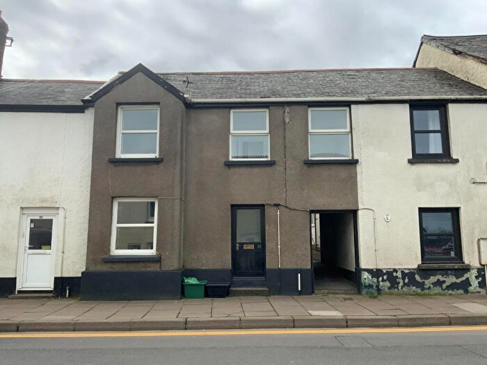 2 Bedroom Terraced House To Rent In New Street, Torrington, EX38