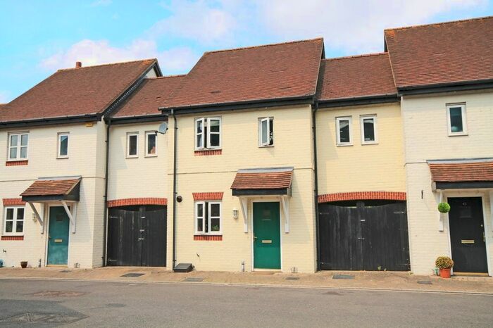 3 Bedroom Terraced House To Rent In Holders Close, Billingshurst, RH14
