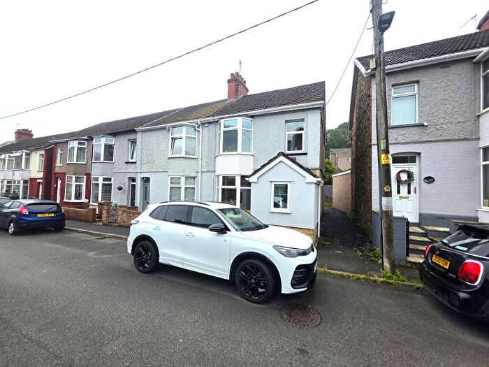 4 Bedroom End Of Terrace House For Sale In Windsor Avenue, Newbridge, Caerphilly County Borough, NP11