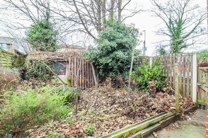 3 Bedroom Terraced House For Sale In Woodcock Street, Wakefield, WF1