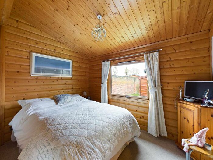 2 Bedroom Detached House To Rent In The Walled Garden, Harleyford Estate, SL7