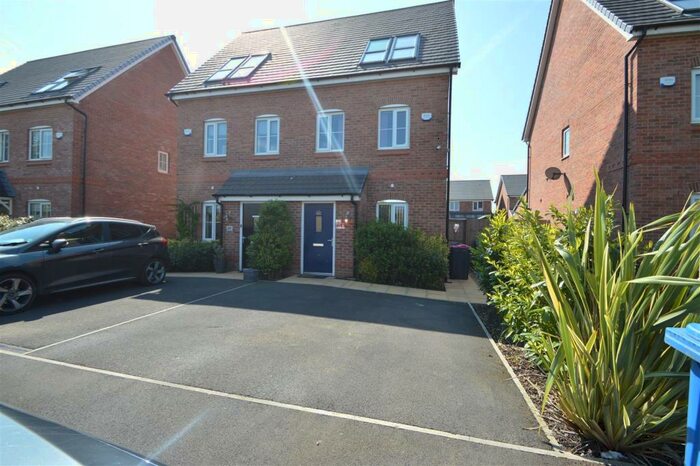 3 Bedroom House To Rent In Malkins Wood Lane, Worsley, Manchester, M28
