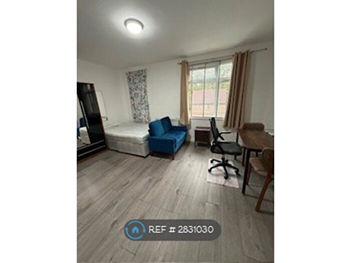1 Bedroom Flat To Rent In Studio, Hounslow, TW3
