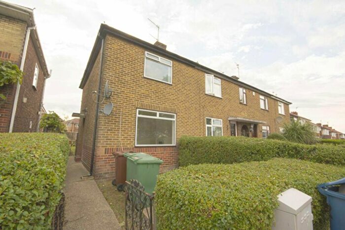 2 Bedroom Terraced House To Rent In Honeypot Lane, Stanmore, HA7