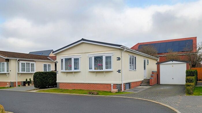 2 Bedroom Park Home For Sale In Orchard Park, Twigworth, Gloucester, GL2