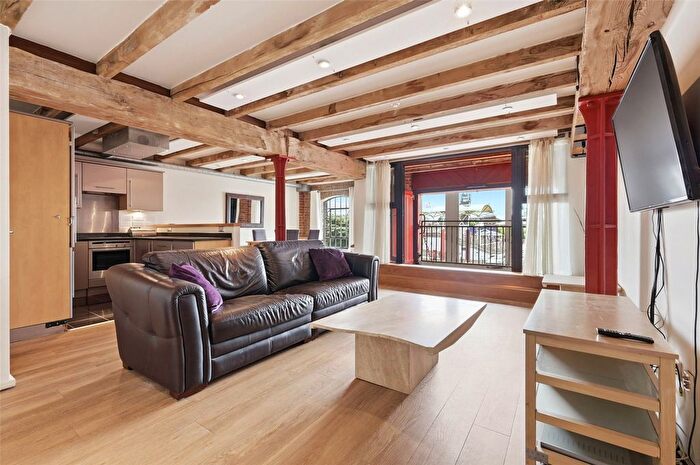 2 Bedroom Flat For Sale In Western Gateway, Royal Victoria Docks, London, E16