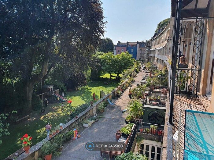 2 Bedroom Flat To Rent In Cornwallis Cres, Bristol, BS8