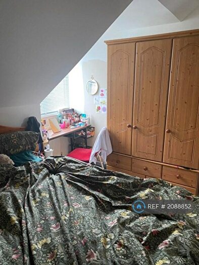 Studio To Rent In Elm Grove, Cricklewood, NW2