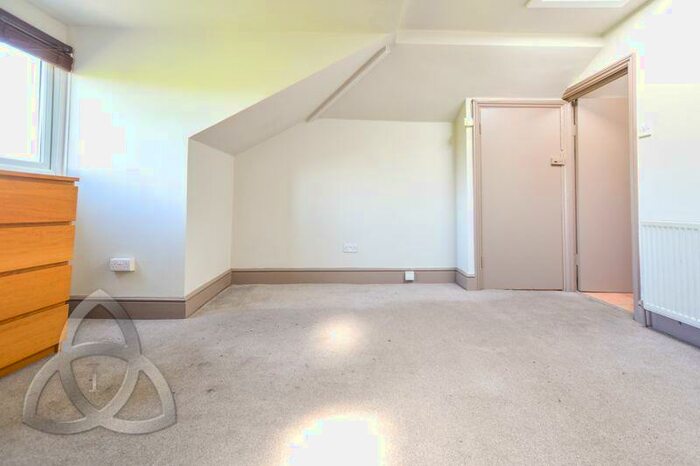 2 Bedroom Apartment To Rent In Fordwych Road, NW2