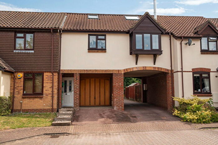 2 Bedroom Coach House For Sale In Home Mead, North Waltham, Basingstoke, RG25
