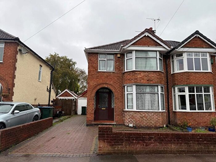 3 Bedroom Semi-Detached House For Sale In Arundel Road, Coventry, CV3