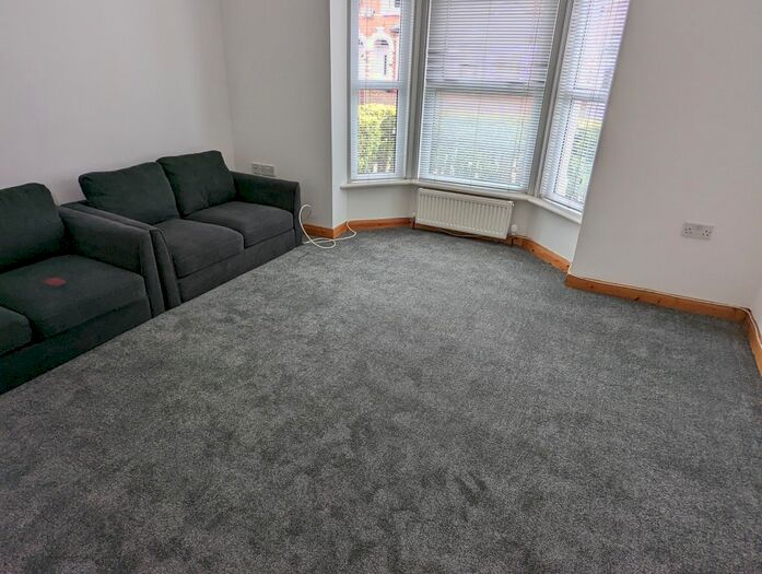 4 Bedroom Semi-Detached House To Rent In Grange Avenue, Reading, RG6