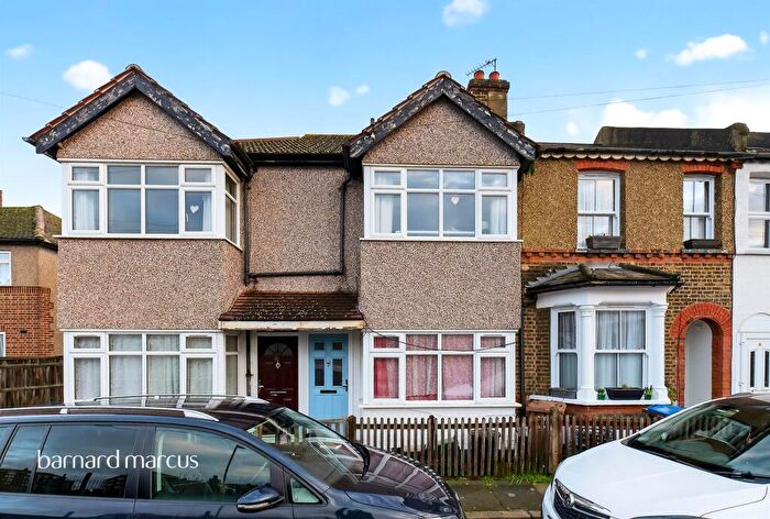 2 Bedroom Maisonette For Sale In Grove Road, Mitcham, CR4