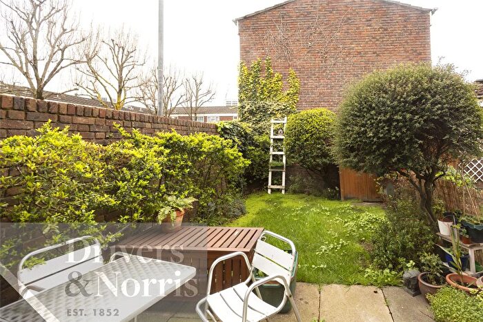 2 Bedroom End Of Terrace House To Rent In Conistone Way, Holloway, London, N7
