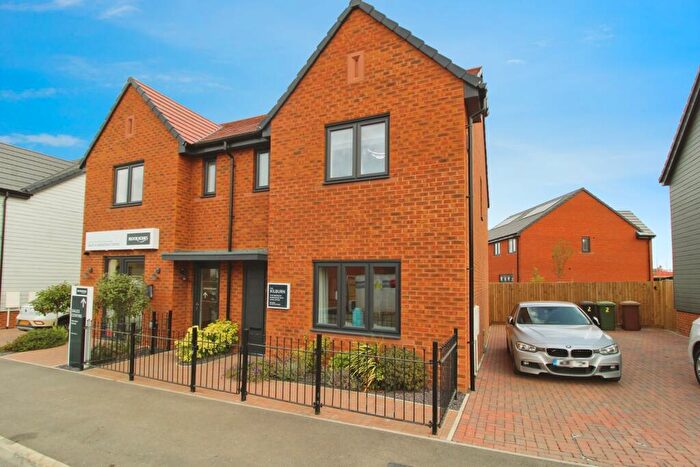 3 Bedroom Semi-Detached House For Sale In Clements Way, Shrivenham, SN6