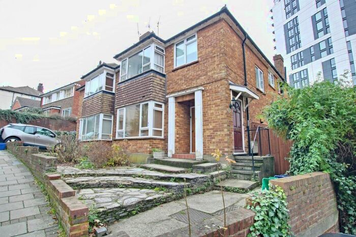 2 Bedroom Apartment To Rent In Ravensbourne Road, Bromley, BR1