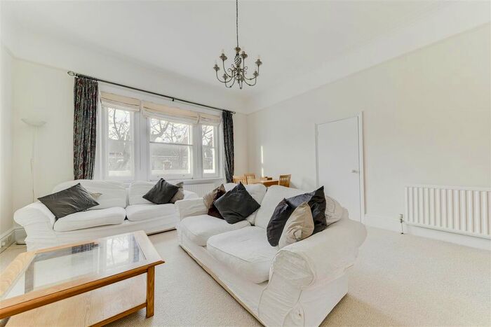 3 Bedroom Flat To Rent In Redcliffe Gardens, Chelsea, SW10