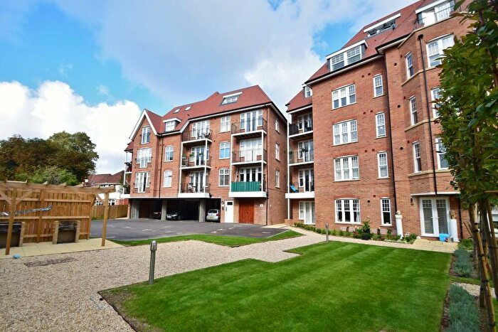 2 Bedroom Flat To Rent In Bournemouth, BH1