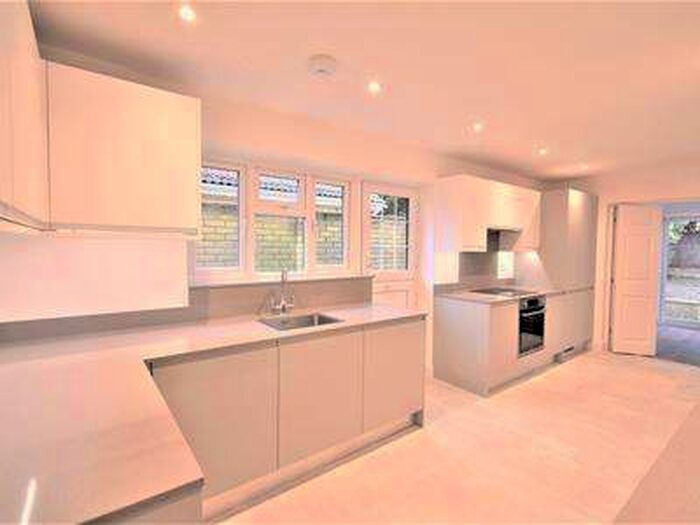 6 Bedroom House To Rent In Hardwick Close, Maidenhead, SL6