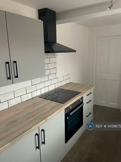 3 Bedroom Flat To Rent In Low Fell, Newcastle Upon Tyne, NE8