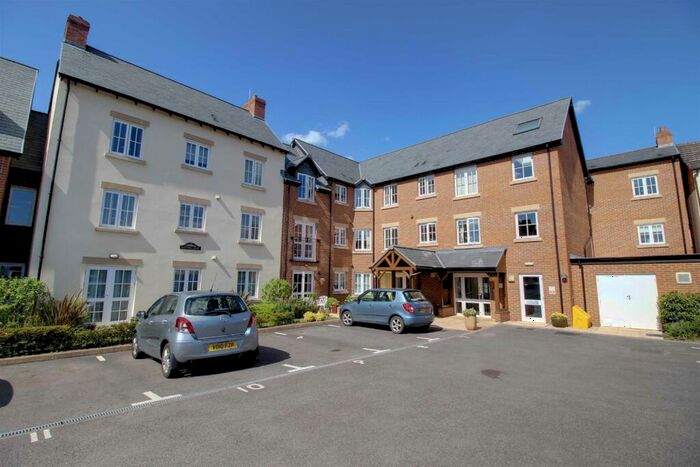 1 Bedroom Retirement Property For Sale In Daffodil Court, Newent, GL18