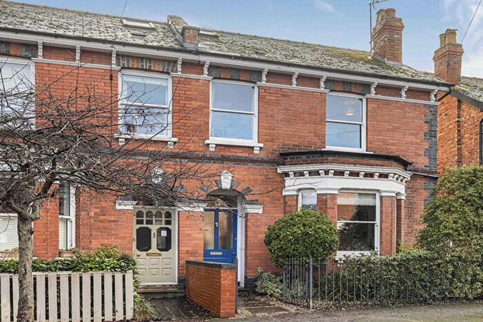 4 Bedroom Semi Detached House For Sale In Ewlyn Road, Leckhampton, Cheltenham, GL53