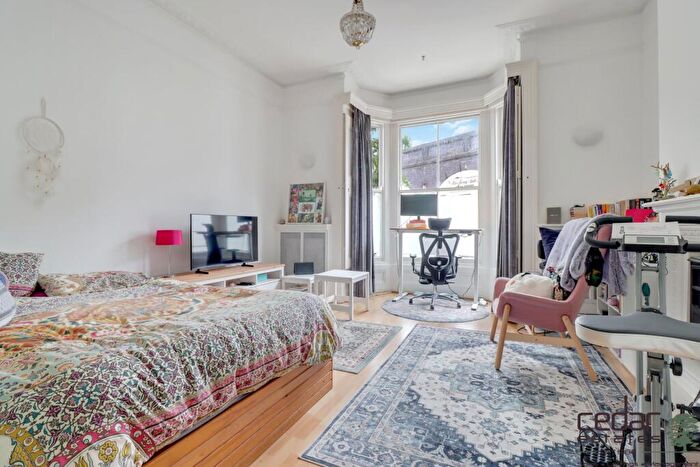 1 Bedroom Flat For Sale In Loveridge Road, West Hampstead, NW6