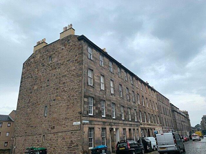 2 Bedroom Flat To Rent In Barony Street, Edinburgh, EH3