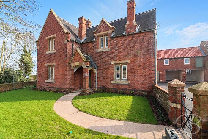 6 Bedroom Farmhouse For Sale In Twyford Lane, Elkesley, Retford, DN22