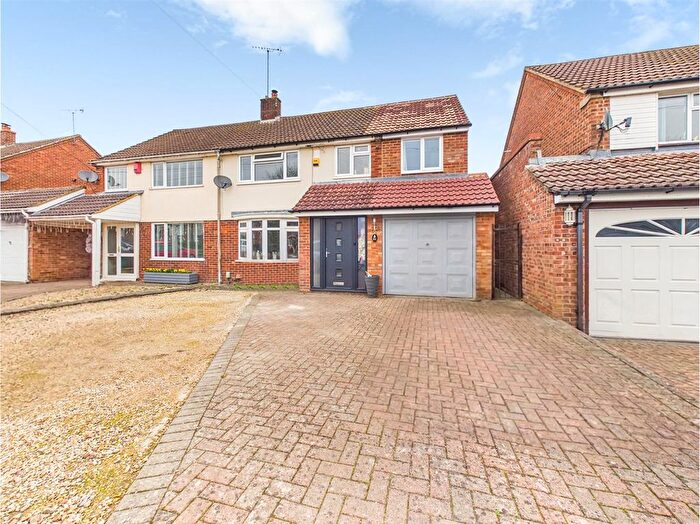 4 Bedroom Semi Detached House For Sale In Queens Mead, Aylesbury, Buckinghamshire, HP21