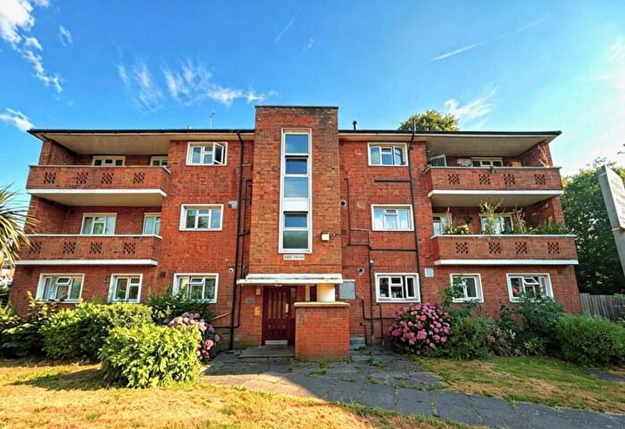 2 Bedroom Flat To Rent In Fryent Way, London, NW9
