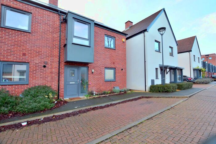 3 Bedroom Semi-Detached House To Rent In Willoughby Avenue, Uxbridge, UB10