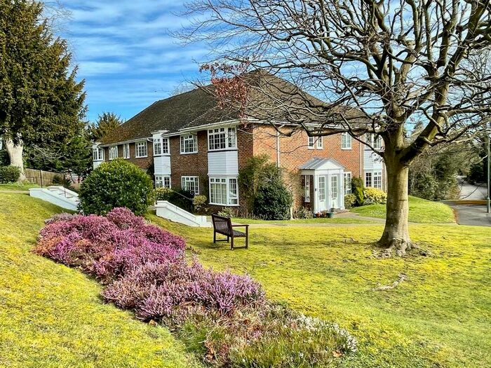 3 Bedroom Maisonette To Rent In Firgrove Court, Farnham, GU9