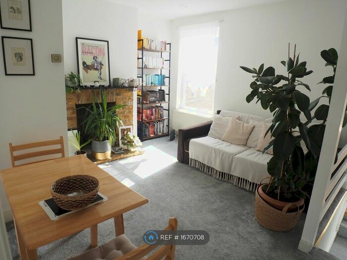 1 Bedroom Flat To Rent In North Street, London, SW4