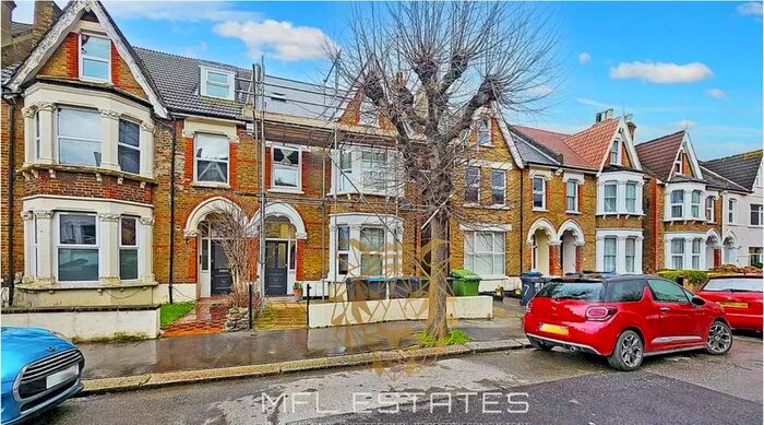 1 Bedroom Flat To Rent In Oliver Avenue, London, SE25