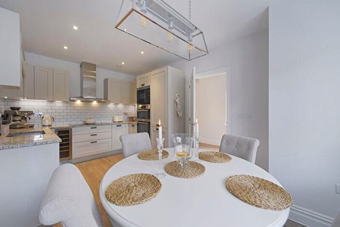5 Bedroom Detached House For Sale In Windacres Farm Lane, Horsham, RH12
