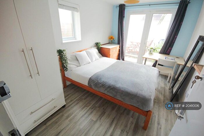 5 Bedroom Terraced House To Rent In Telephone Road, Southsea, PO4