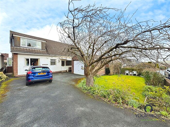 4 Bedroom Detached House For Sale In Tockholes Road, Darwen, Lancashire, BB3