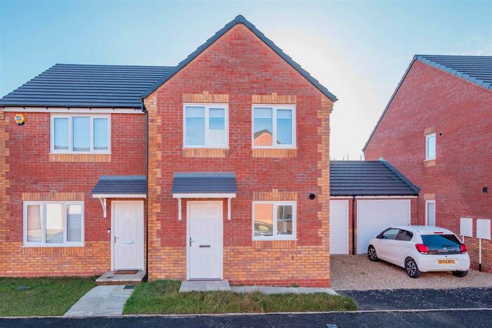 3 Bedroom Semi-Detached House To Rent In Willows Park, Accrington, BB5