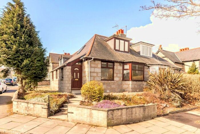 3 Bedroom Semi-Detached House To Rent In Ashley Park Drive, Aberdeen, AB10