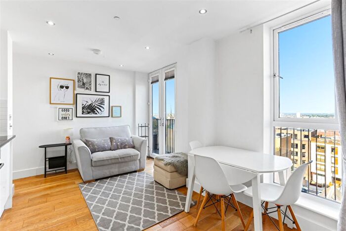 1 Bedroom Flat For Sale In Sutton Court Road, Sutton, SM1