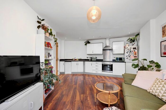 2 Bedroom Flat To Rent In Woodmill Road, By Canal And Millfields Park, E5