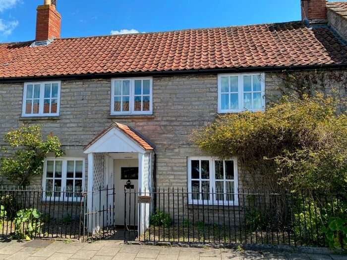 3 Bedroom Cottage To Rent In North Street, Somerton, TA11