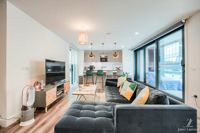 2 Bedroom Apartment To Rent In The Lightwell, Cornwall Street, Birmingham City Centre, B3