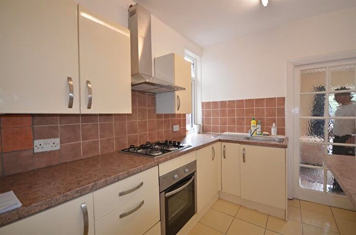 4 Bedroom Semi-Detached House To Rent In Meadow Way, Wembley, Middlesex, HA9
