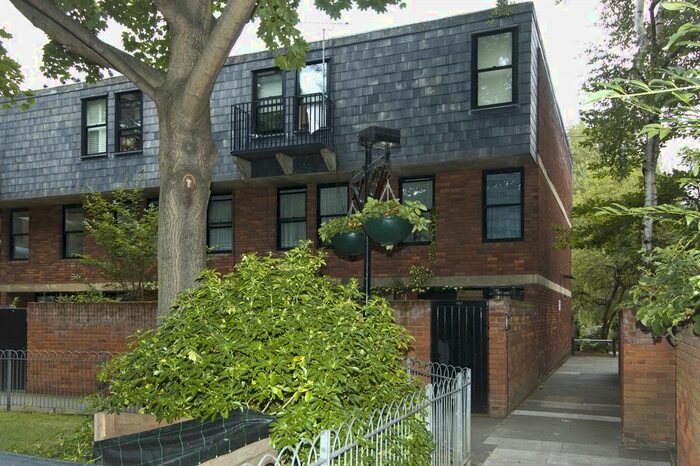 2 Bedroom Flat To Rent In Exbury House, Rampayne Street, Pimlico, London, SW1V