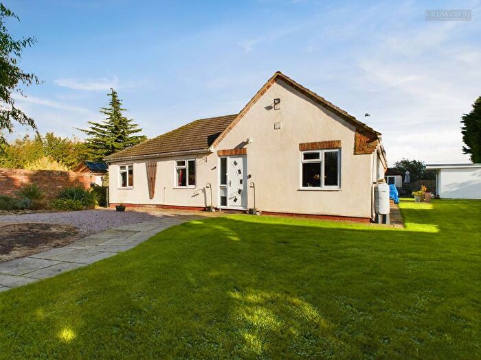 5 Bedroom Detached Bungalow For Sale In Dowsdale Bank, Whaplode Drove, Spalding, PE12